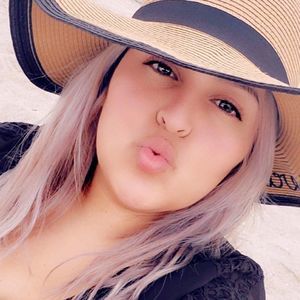 Meet your Posher, Imelda